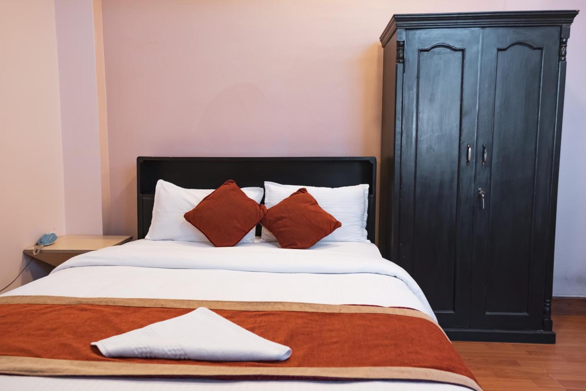 Nepalaya Hotel Kathmandu Buitenkant foto