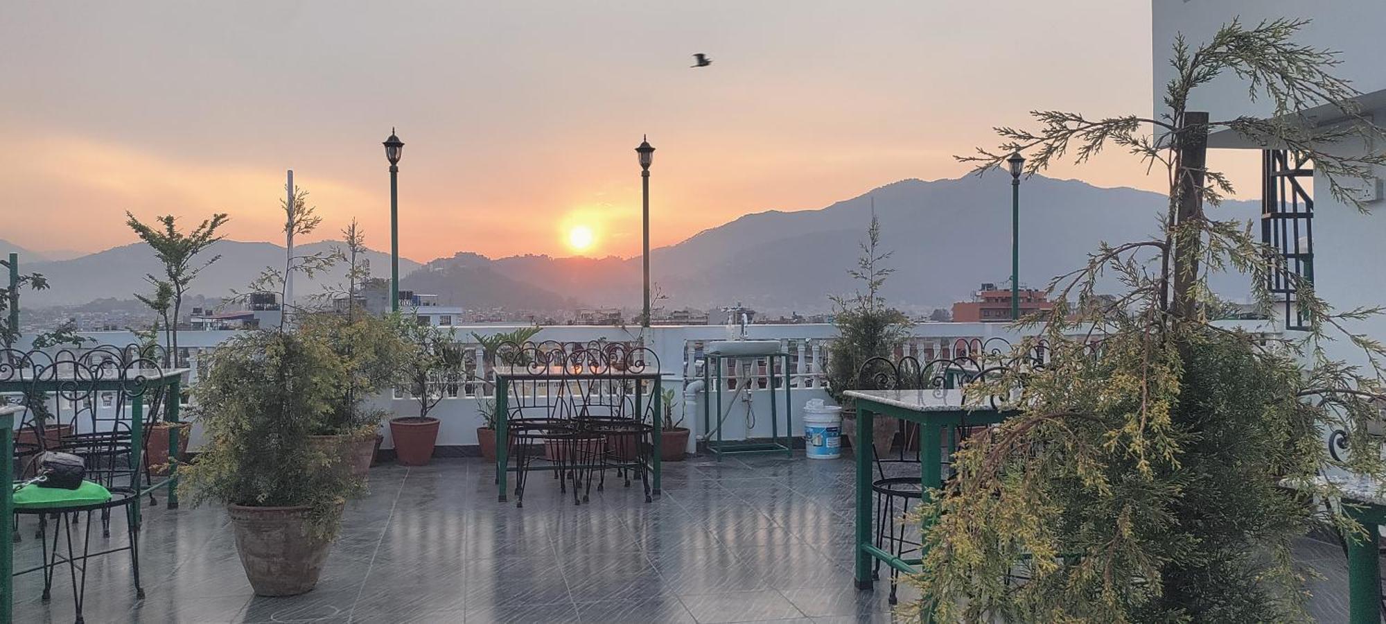 Nepalaya Hotel Kathmandu Buitenkant foto